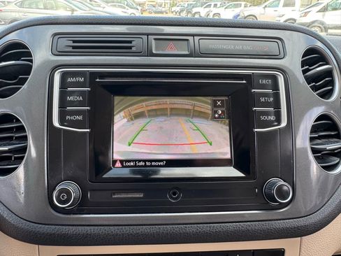 Used 2016 Volkswagen Tiguan S image 42