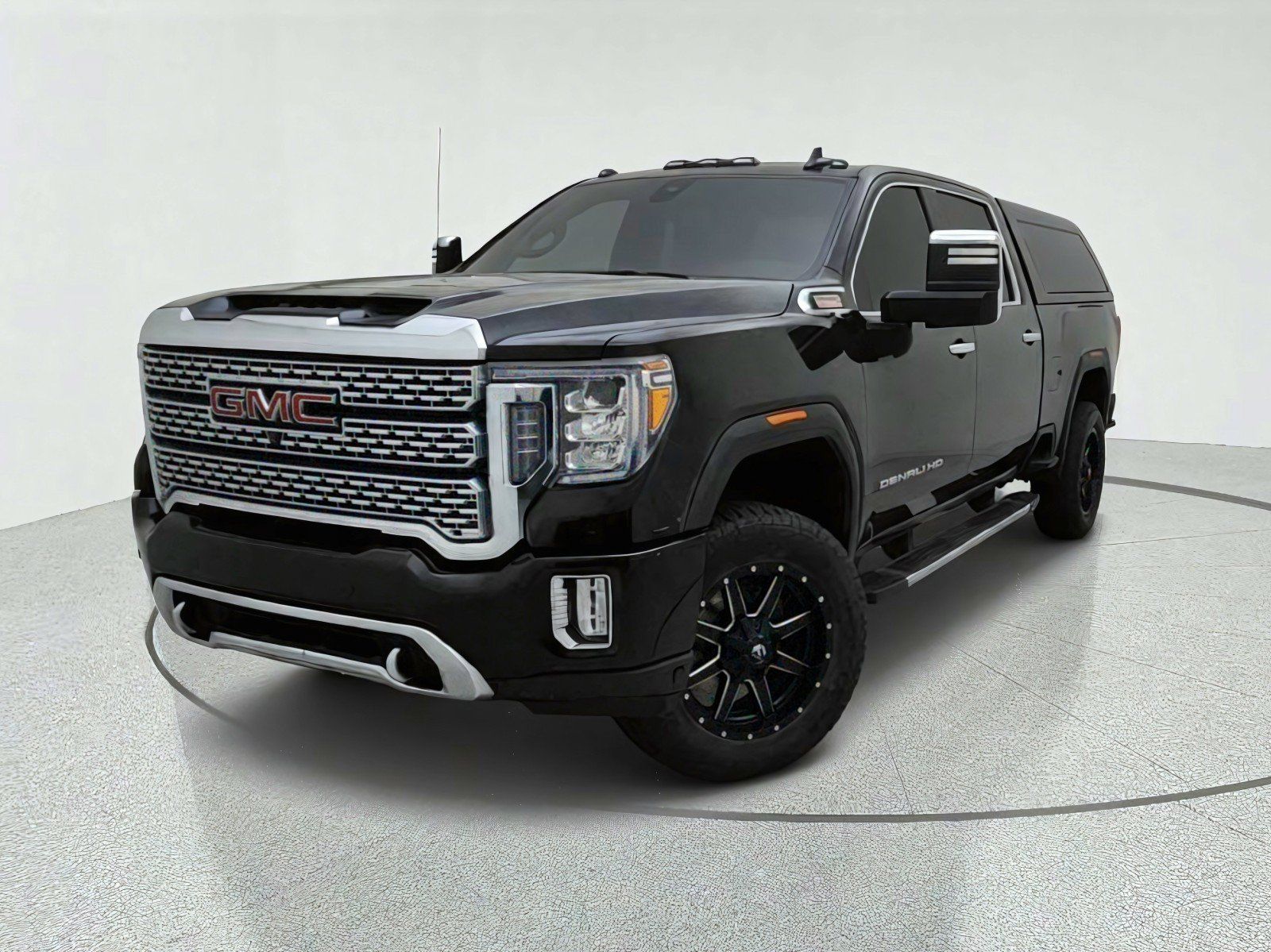 Used 2020 GMC Sierra 2500 Denali w/ Denali Ultimate Package AWD/4WD image 2