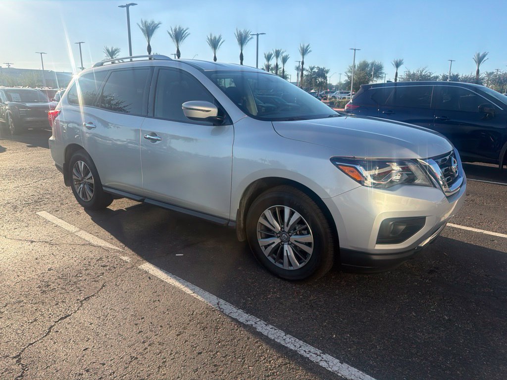 Certified 2020 Nissan Pathfinder SV FWD image 3