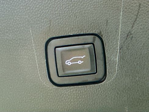 Used 2019 Chevrolet Traverse LT AWD/4WD image 30