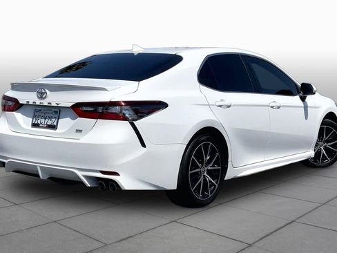 Used 2021 Toyota Camry SE image 12