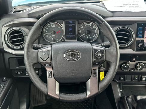 Used 2019 Toyota Tacoma TRD Off-Road image 25