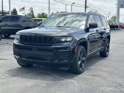 Used 2023 Jeep Grand Cherokee L Laredo AWD/4WD image 7