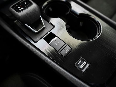 Used 2024 Nissan Rogue SV FWD image 40