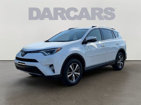 Used 2018 Toyota RAV4 XLE w/ Plus Extra Value Package AWD/4WD image 2