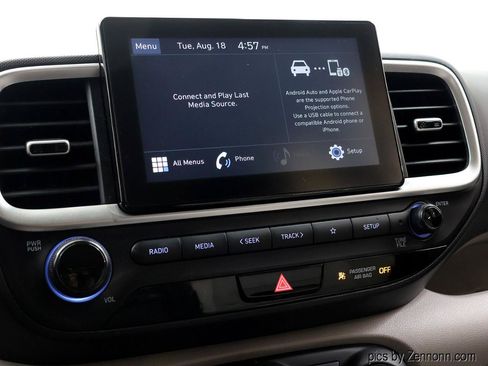 Used 2020 Hyundai Venue SEL FWD image 18