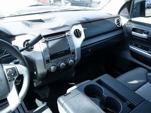 Used 2017 Toyota Tundra SR5 image 17