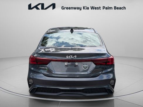Used 2022 Kia Forte LXS w/ LXS Technology Package FWD image 6