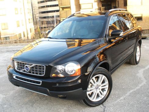 Used 2012 Volvo XC90 3.2 image 1