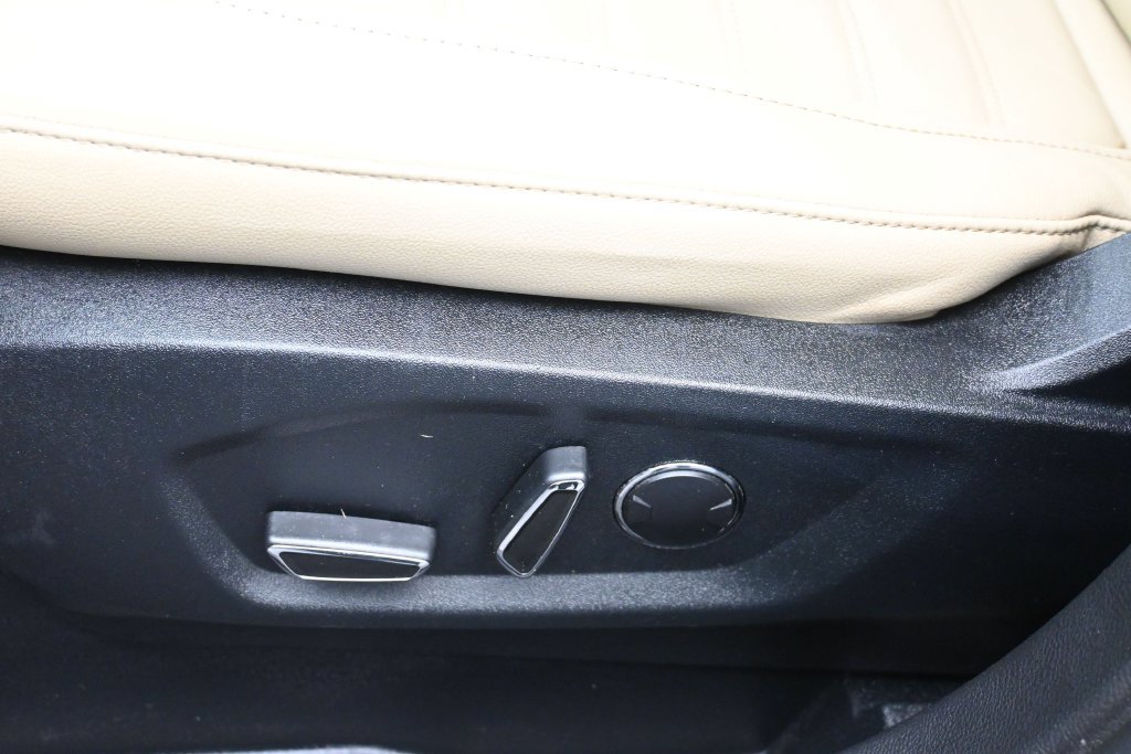 Used 2017 Ford Edge SEL w/ Equipment Group 201A FWD image 18