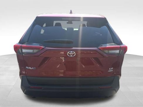 Used 2024 Toyota RAV4 LE AWD/4WD image 4