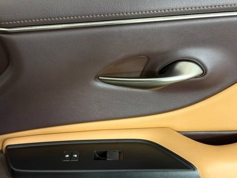 Used 2019 Lexus ES 350 w/ Accessory Package 2 FWD image 27