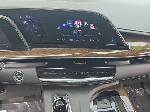 Used 2024 Cadillac Escalade ESV Sport Platinum w/ LPO, ONYX Package AWD/4WD image 25