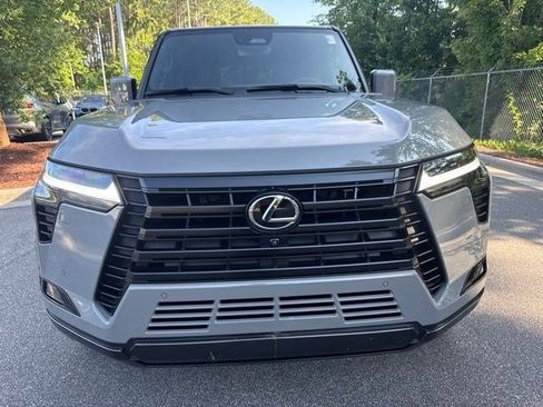 Used 2026 Lexus GX 550 w/ Cold Area Package AWD/4WD image 2