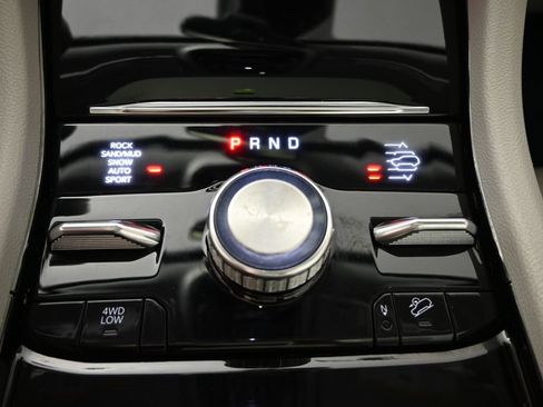 Used 2023 Jeep Grand Cherokee Overland w/ Advanced Protech Group III AWD/4WD image 37