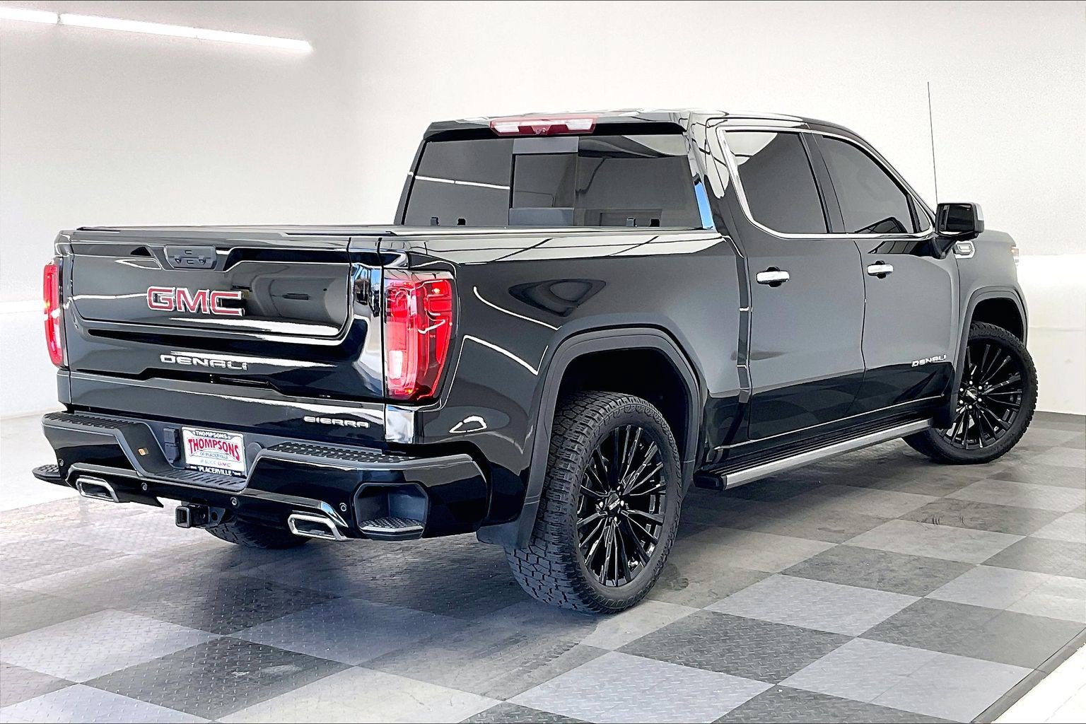 Used 2025 GMC Sierra 1500 Denali AWD/4WD image 13
