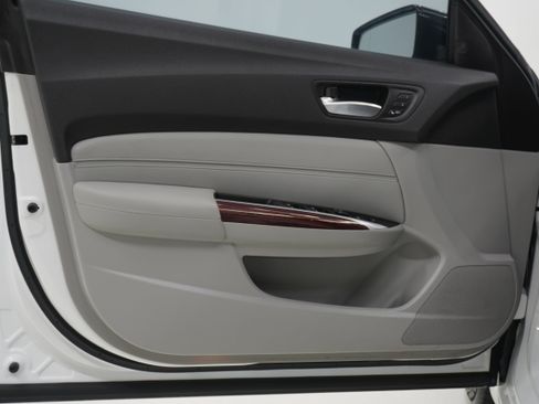 Used 2016 Acura TLX w/ Technology Package FWD image 13