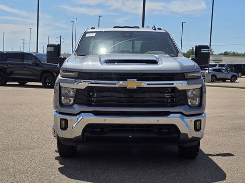 New 2026 Chevrolet Silverado 3500 LT w/ All Star Edition AWD/4WD image 2