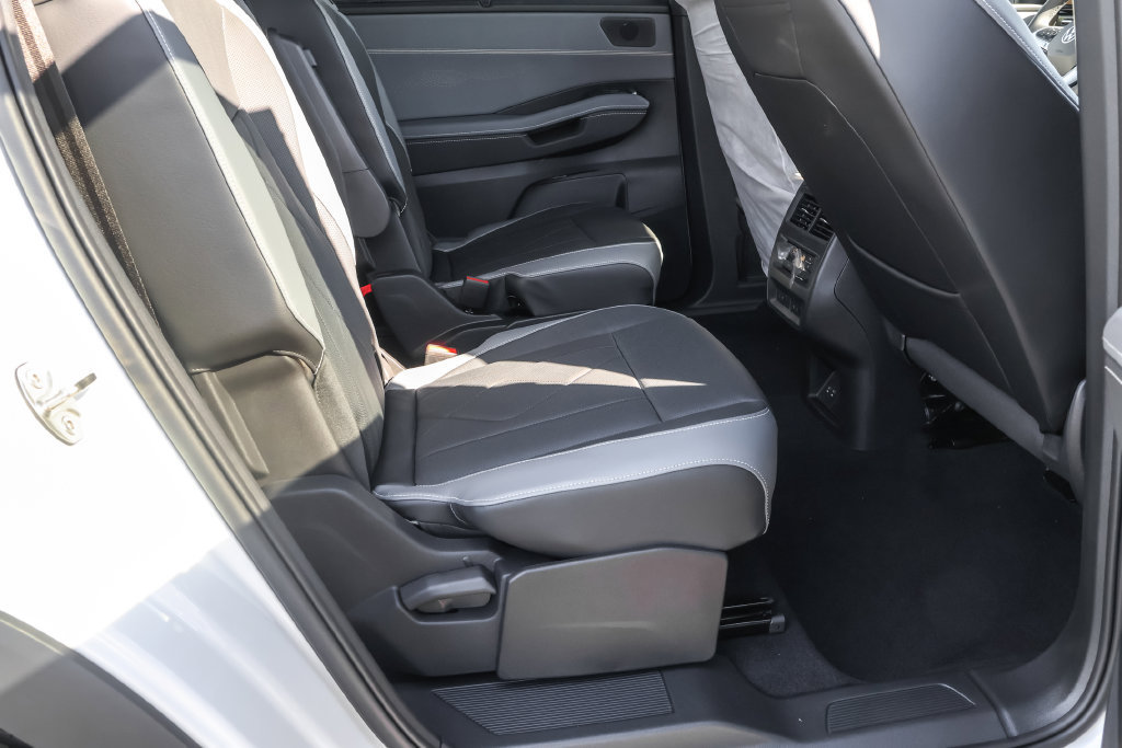 New 2027 Volkswagen Atlas SEL R-Line AWD/4WD image 38