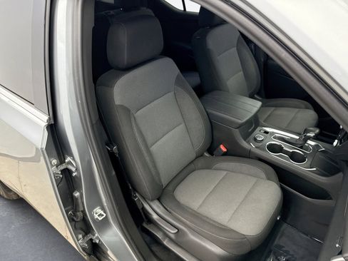 Used 2023 Chevrolet Traverse LT image 16