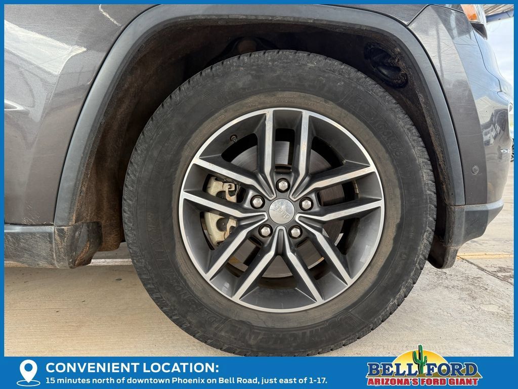 Used 2018 Jeep Grand Cherokee Limited AWD/4WD image 9