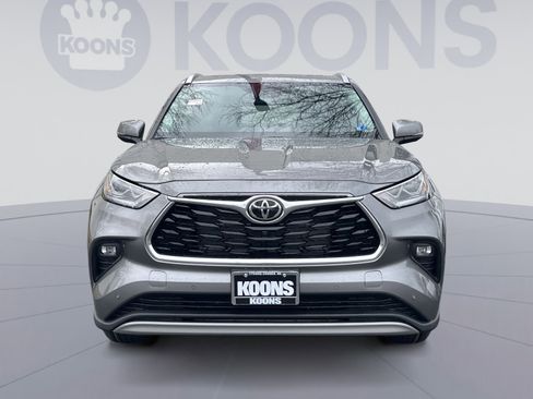 New 2026 Toyota Highlander Platinum image 4