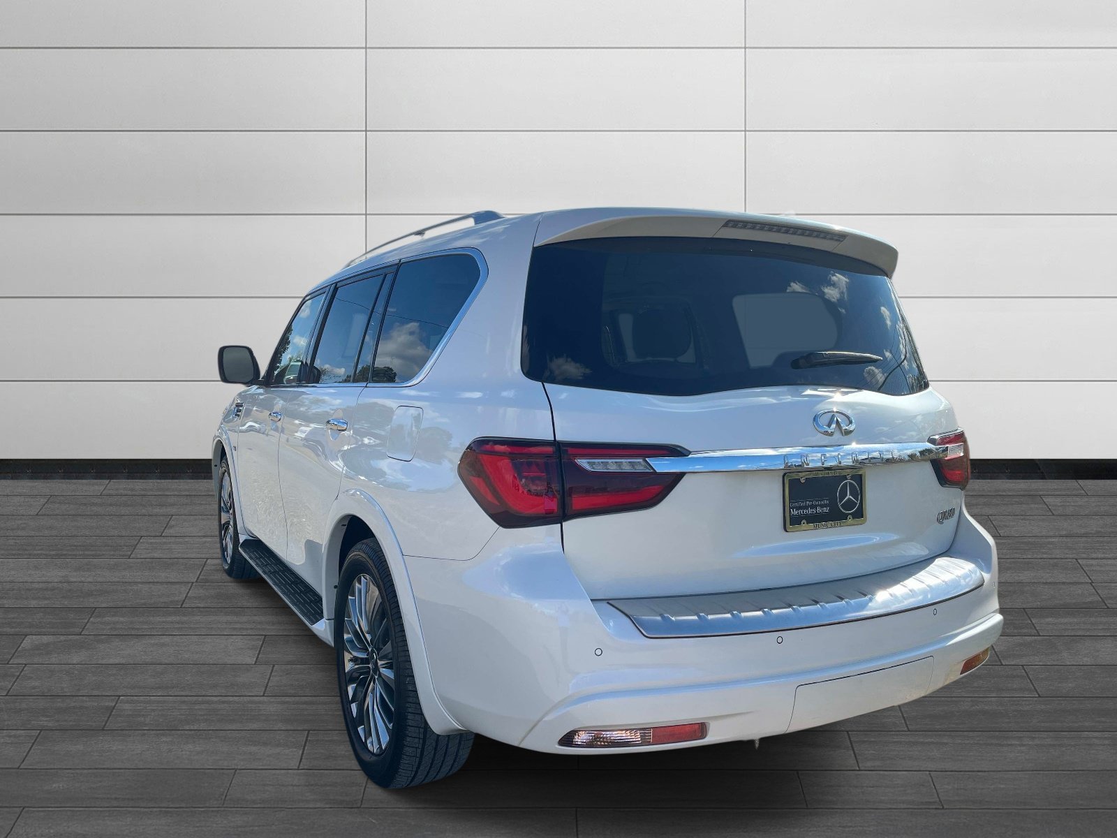 Used 2019 INFINITI QX80 Luxe w/ 22" Wheel Package AWD/4WD image 5