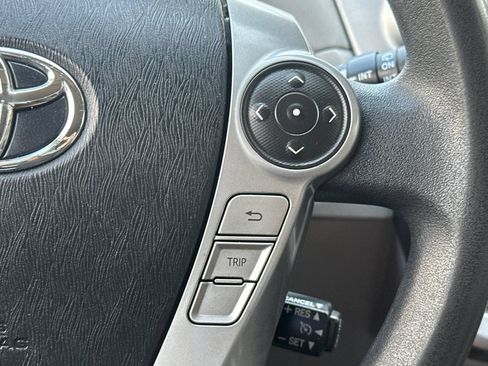 Used 2017 Toyota Prius V Three FWD image 32