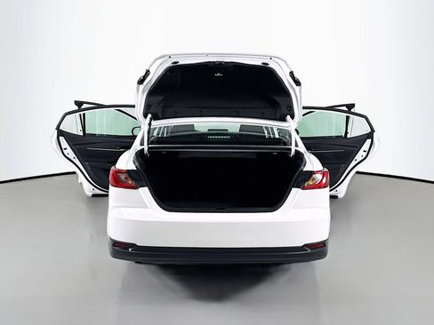 Used 2025 Toyota Camry LE image 21