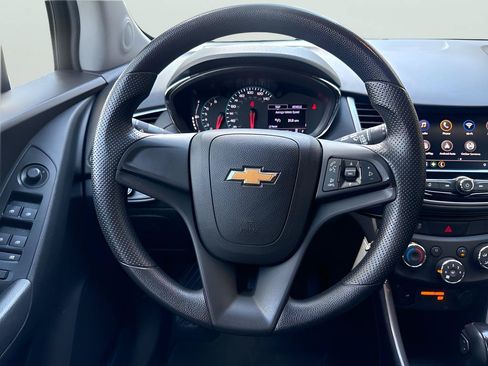 Used 2020 Chevrolet Trax LS AWD/4WD image 22