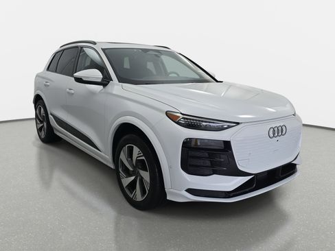 Certified 2025 Audi Q6 e-tron Premium Plus w/ Premium Plus image 3