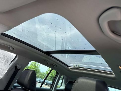 Used 2016 Volkswagen Tiguan SEL FWD image 16
