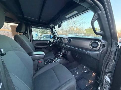 Used 2018 Jeep Wrangler Sport AWD/4WD image 18