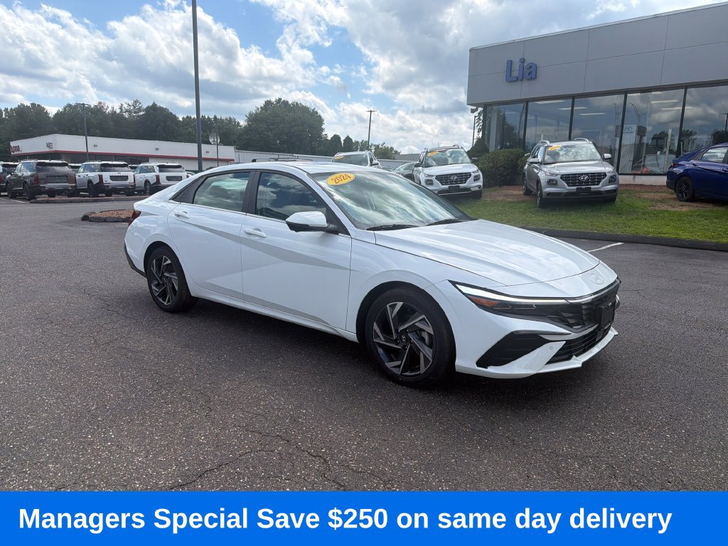 Used 2024 Hyundai Elantra Limited FWD image 2