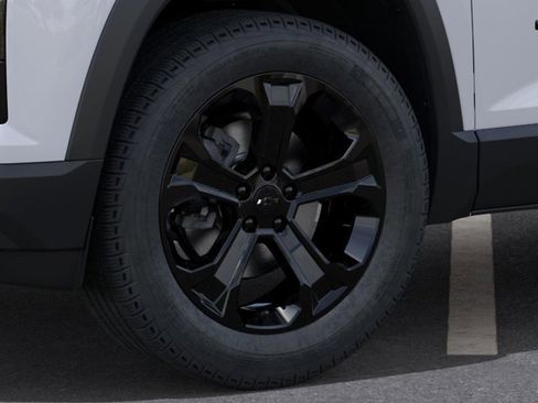 New 2026 Chevrolet Equinox LT FWD image 9