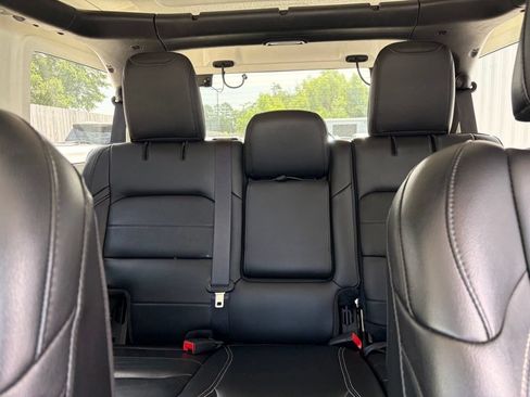 Used 2022 Jeep Wrangler Unlimited Sahara w/ Cold Weather Group AWD/4WD image 13