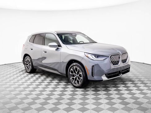 Used 2025 BMW X3 xDrive30i w/ Premium Package image 7