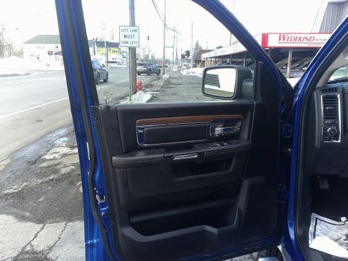 Used 2017 RAM 1500 Laramie w/ Convenience Group image 17