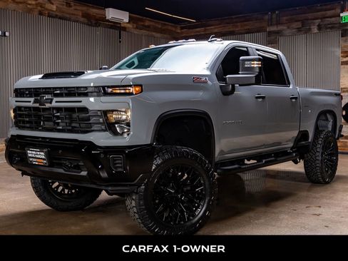 Used 2025 Chevrolet Silverado 2500 Custom w/ Custom Value Package image 5