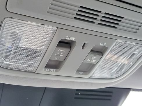 Used 2019 Honda CR-V EX image 33