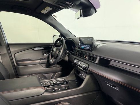 Used 2023 Honda Pilot TrailSport image 30