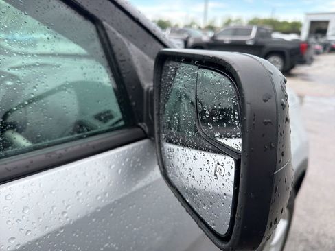 Used 2018 Ford Explorer XLT image 25