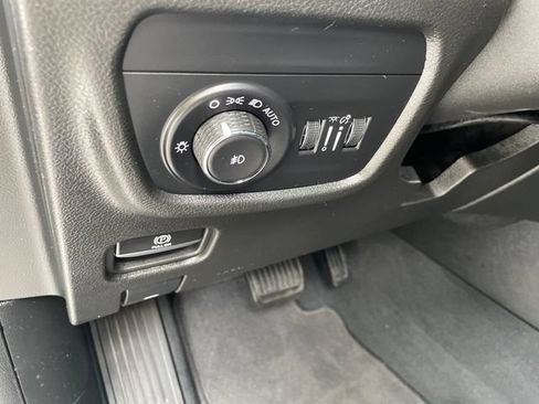 Used 2023 Jeep Grand Cherokee L Limited w/ Black Appearance Package AWD/4WD image 29