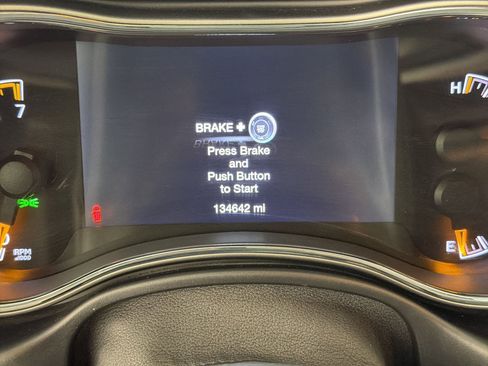 Used 2019 Jeep Grand Cherokee Altitude image 20