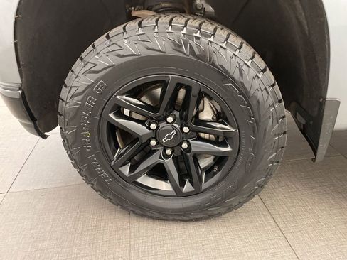 Used 2019 Chevrolet Silverado 1500 LT Trail Boss AWD/4WD image 9