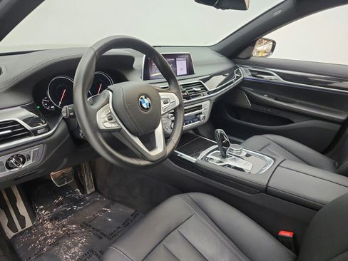 Used 2019 BMW 740i w/ M Sport Package RWD image 12
