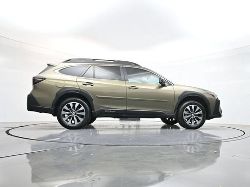 Used 2025 Subaru Outback Limited AWD/4WD image 39