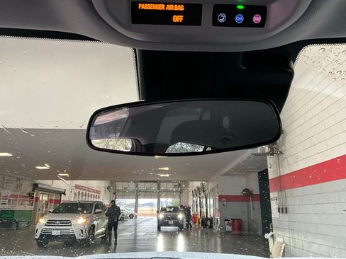 Used 2025 Chevrolet Trax LT image 17