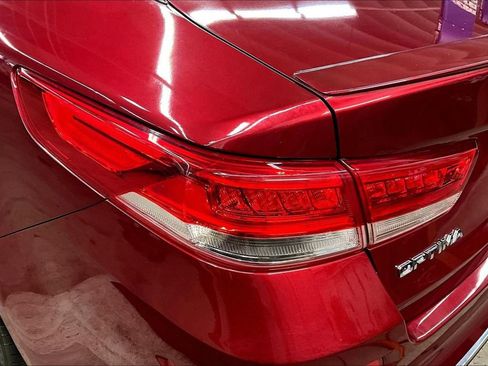 Used 2019 Kia Optima S image 22