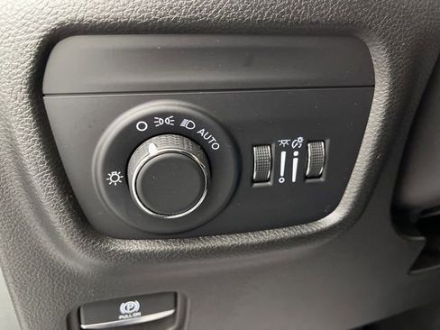 Used 2024 Jeep Grand Cherokee L Laredo image 34